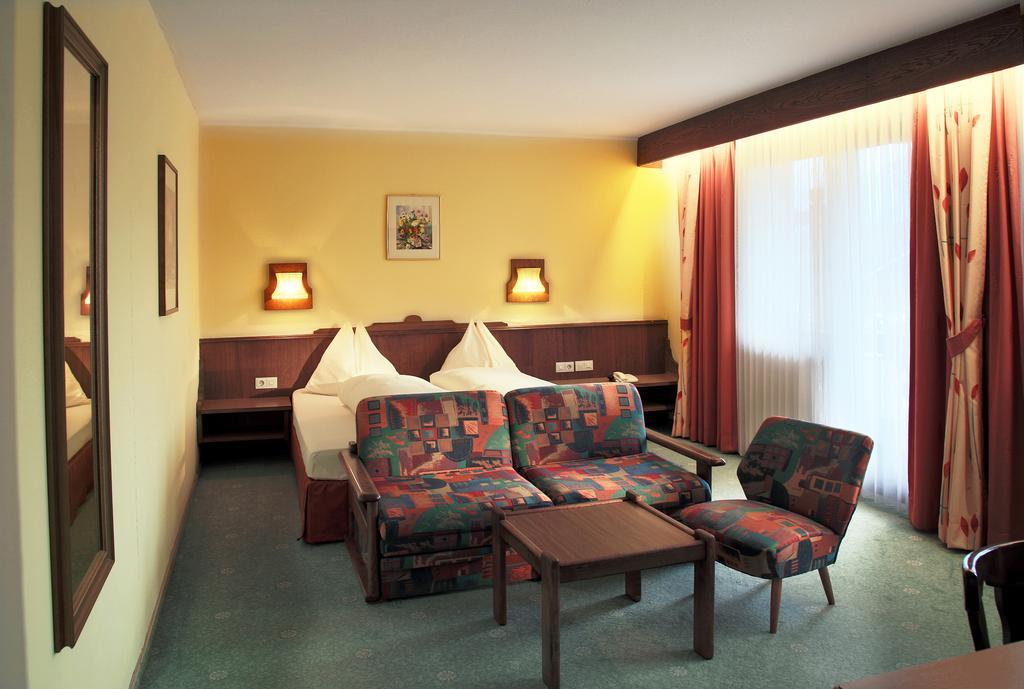 Hotel Sonnenuhr Крамзах Номер фото